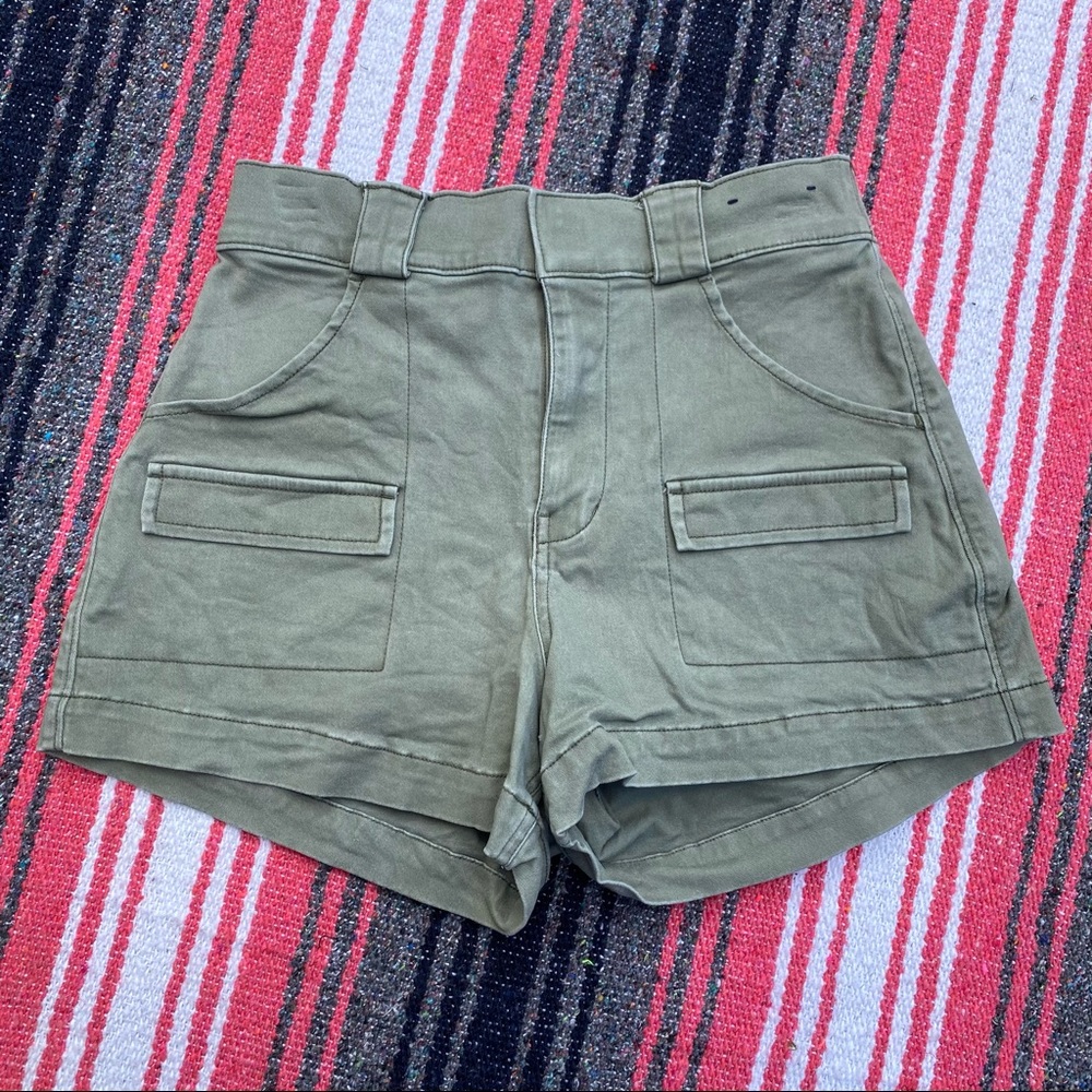 Hollister Ultra High-Rise Mom Shorts